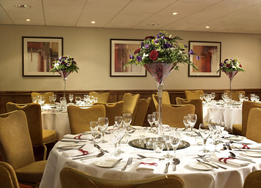Delta Hotels By Marriott Swansea Bagian luar foto