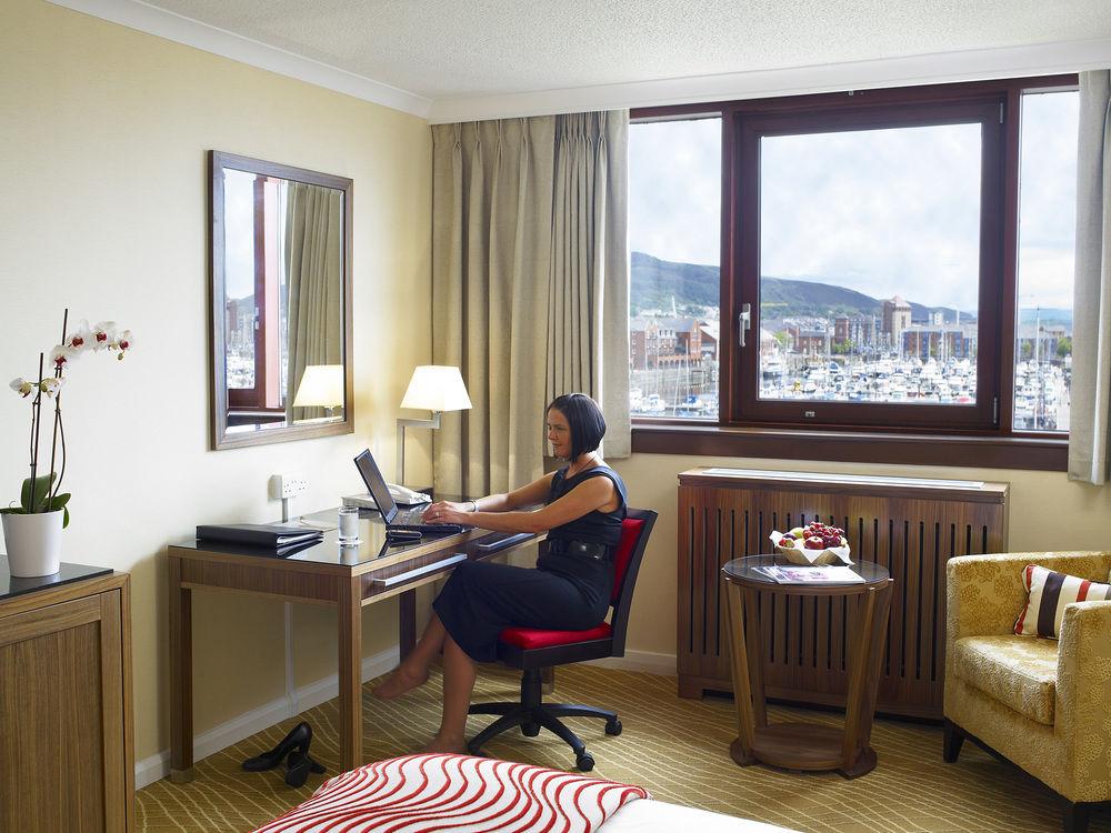 Delta Hotels By Marriott Swansea Bagian luar foto