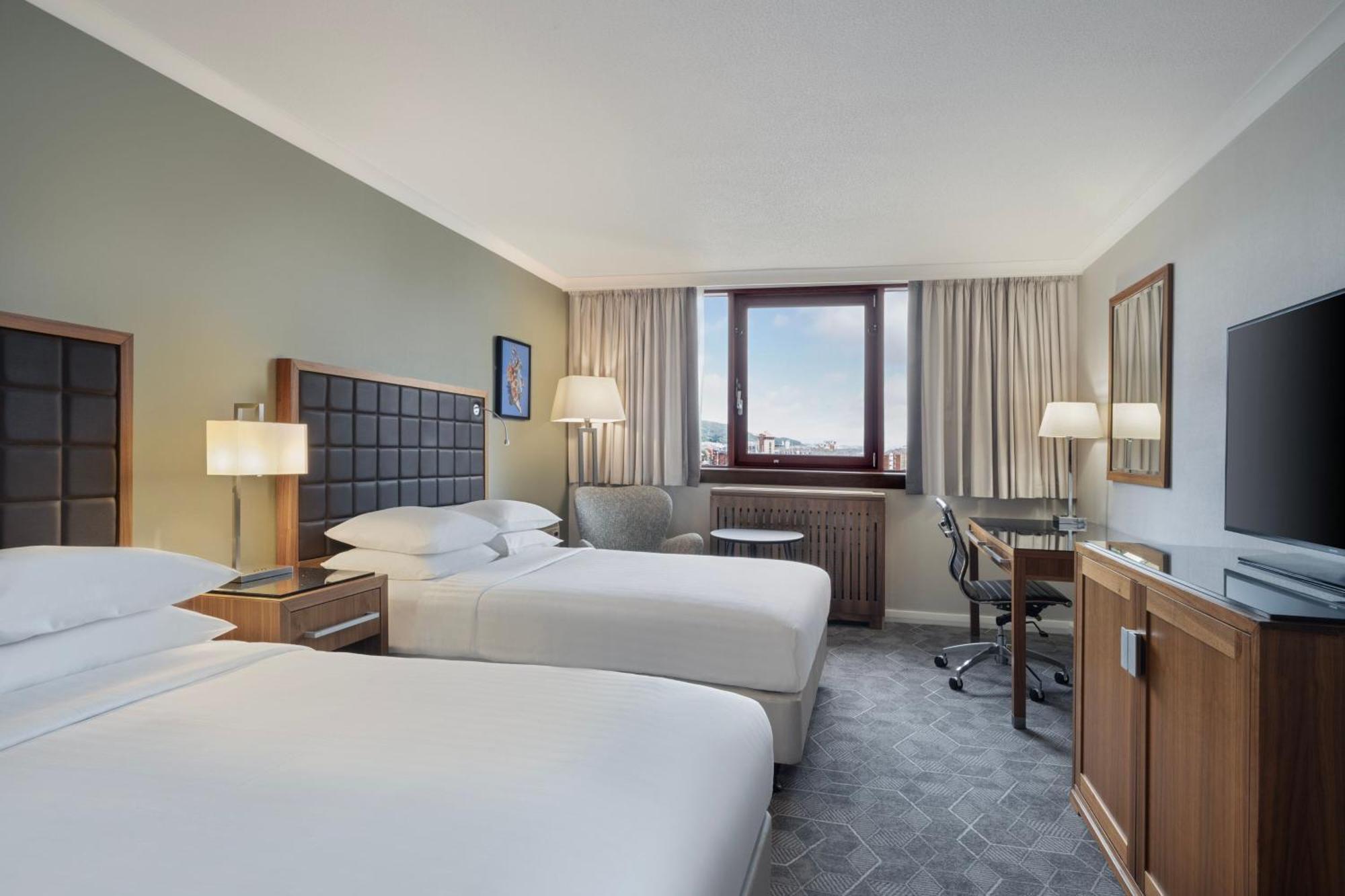 Delta Hotels By Marriott Swansea Bagian luar foto