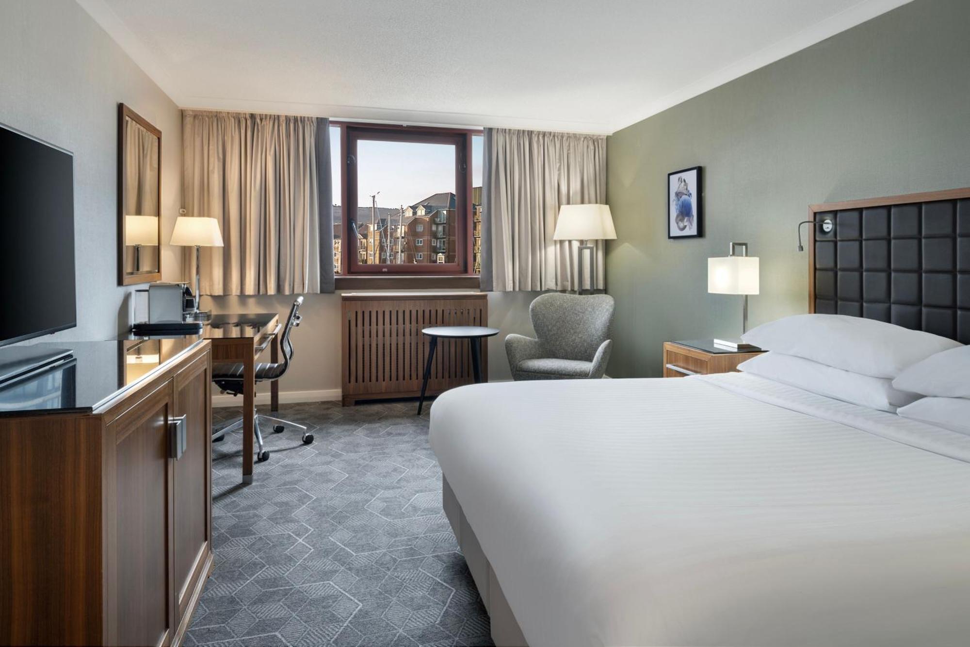 Delta Hotels By Marriott Swansea Bagian luar foto