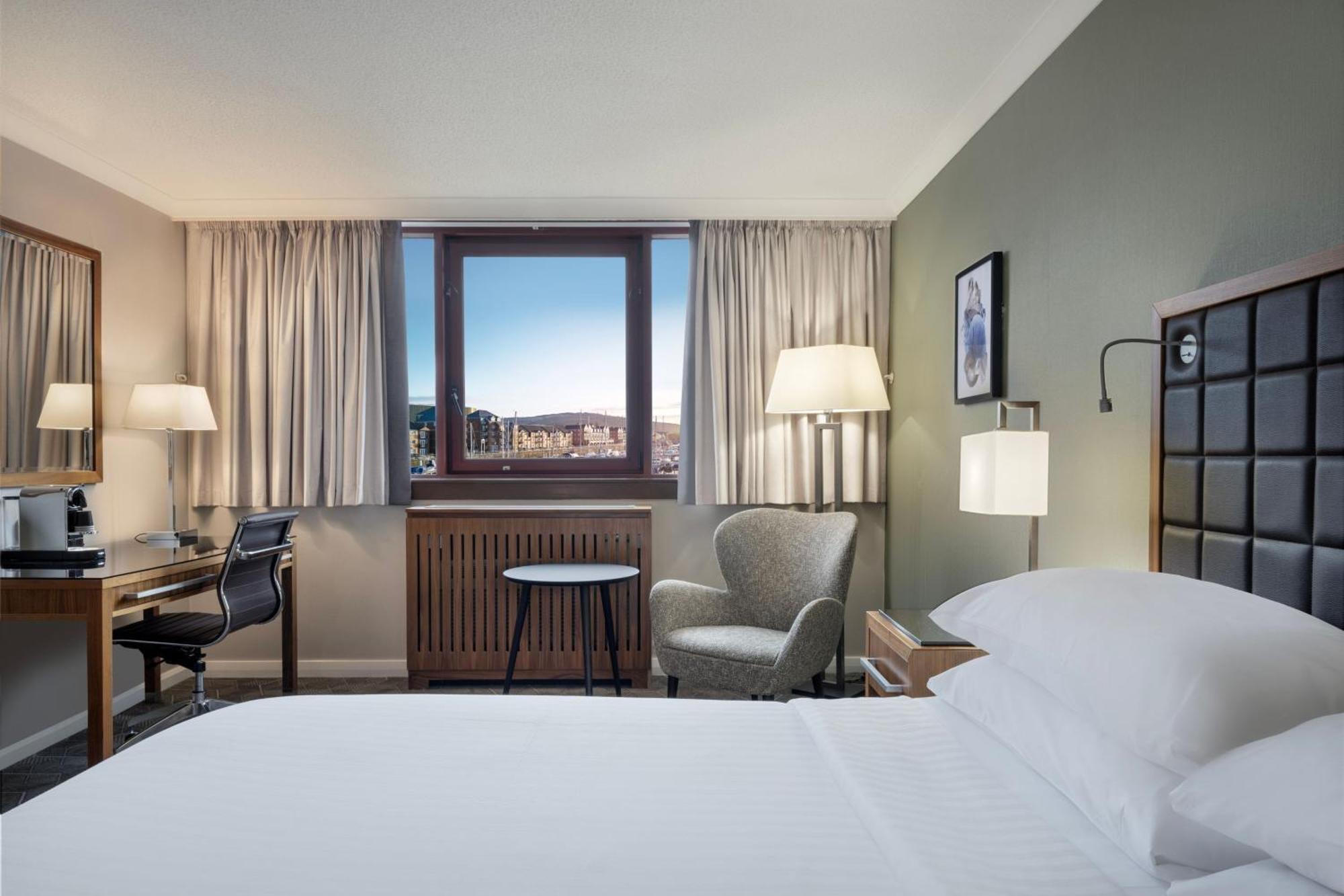 Delta Hotels By Marriott Swansea Bagian luar foto