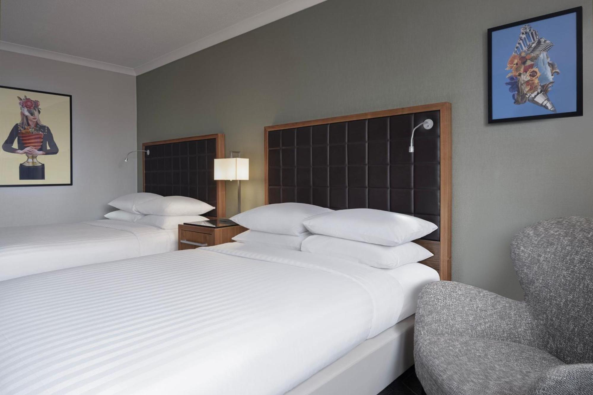 Delta Hotels By Marriott Swansea Bagian luar foto
