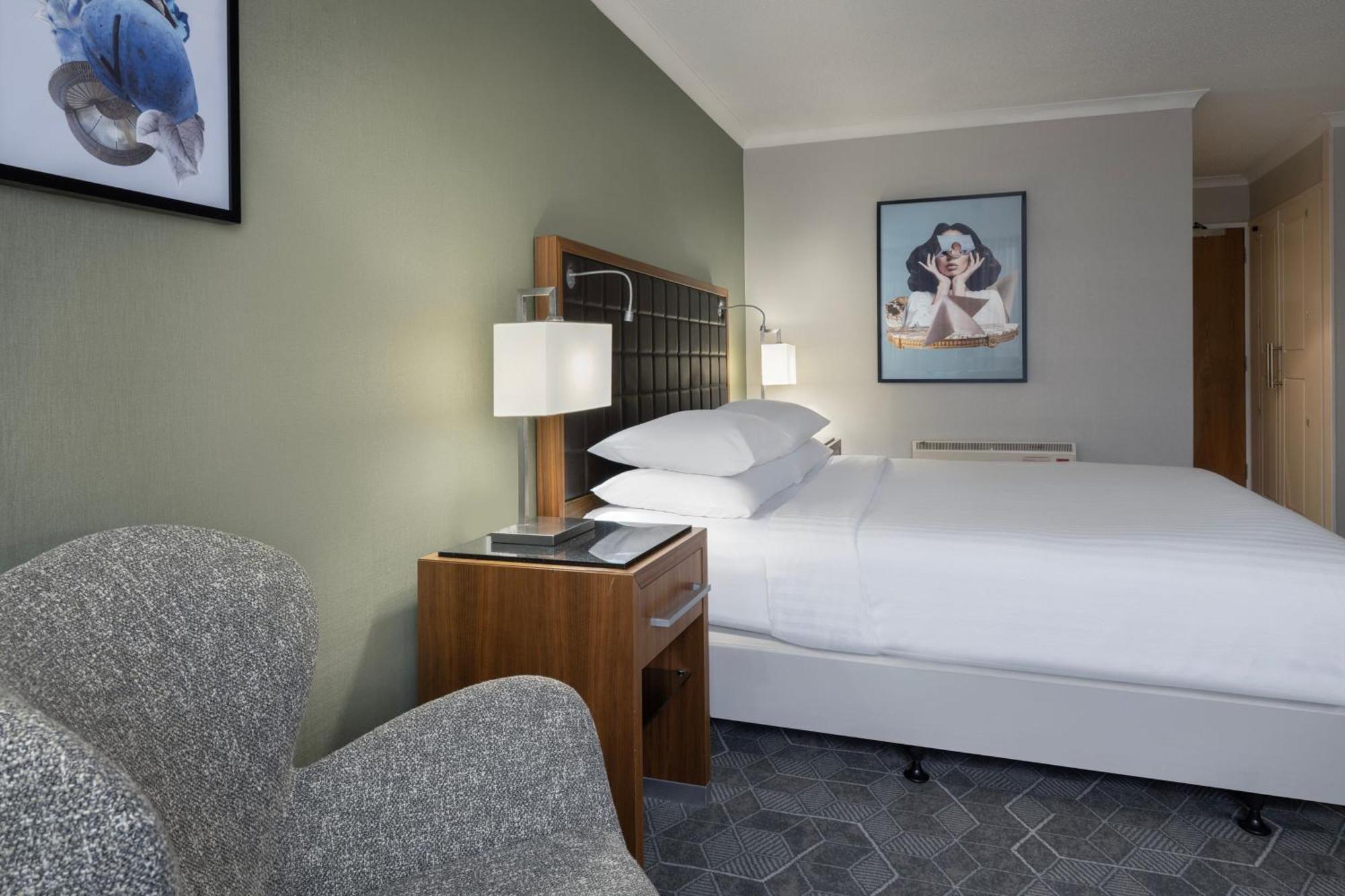 Delta Hotels By Marriott Swansea Bagian luar foto