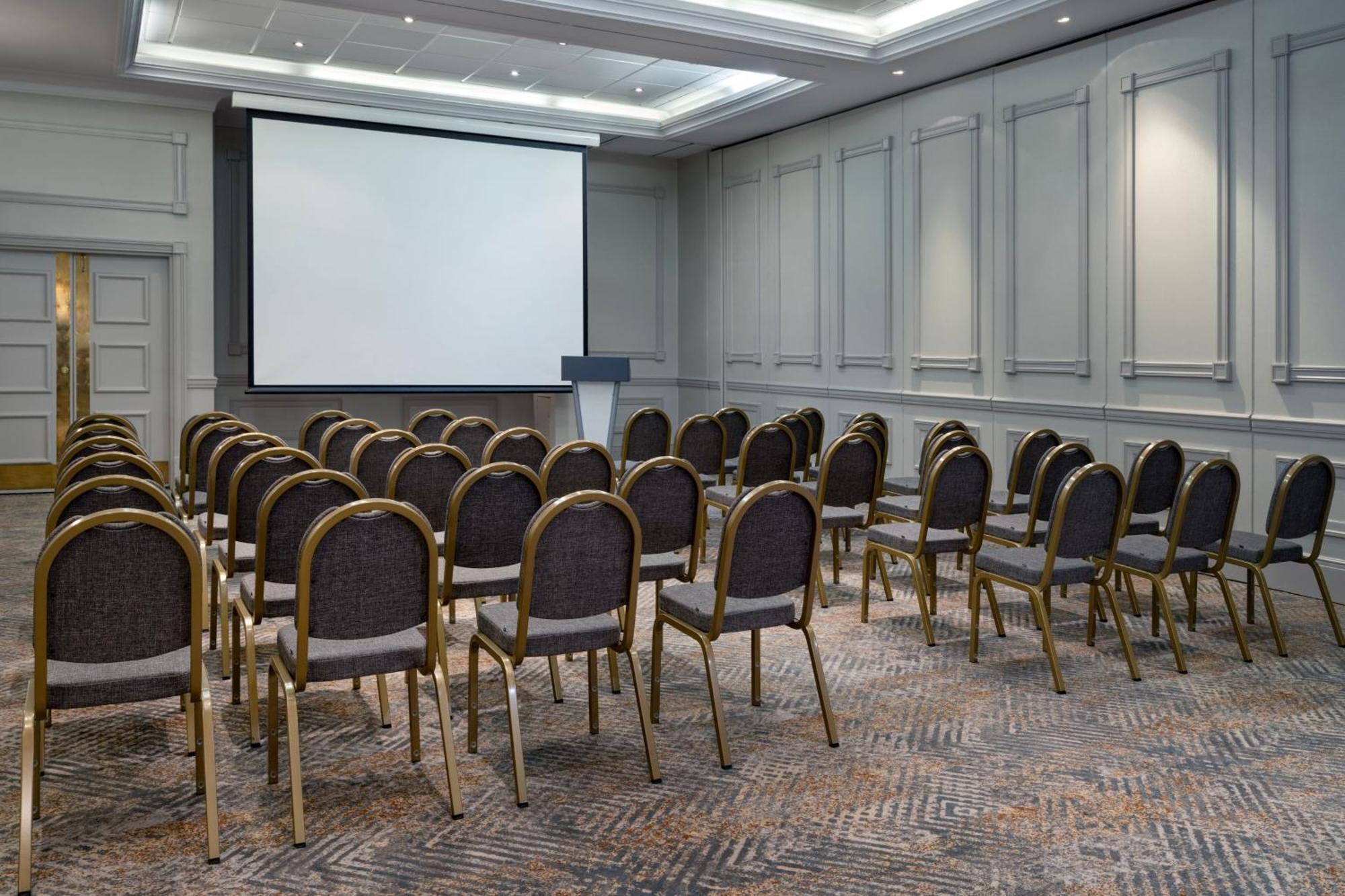 Delta Hotels By Marriott Swansea Bagian luar foto