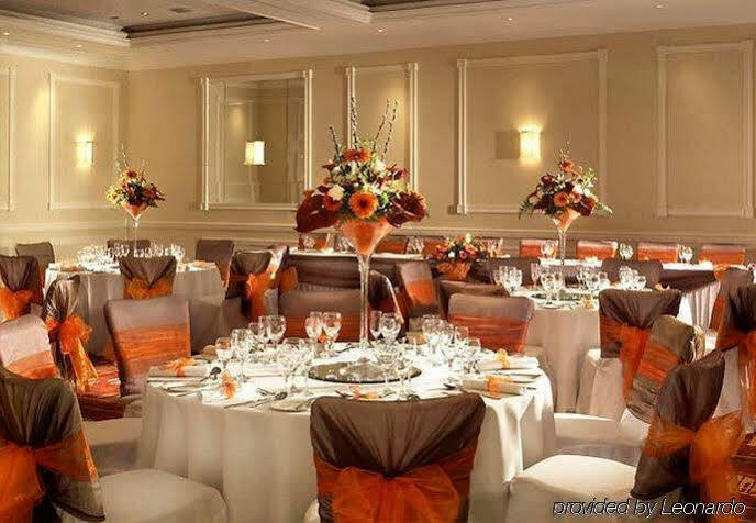 Delta Hotels By Marriott Swansea Bagian luar foto