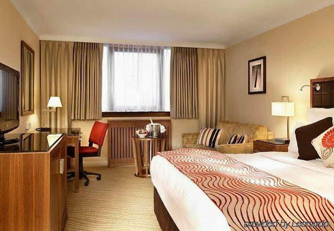 Delta Hotels By Marriott Swansea Bagian luar foto